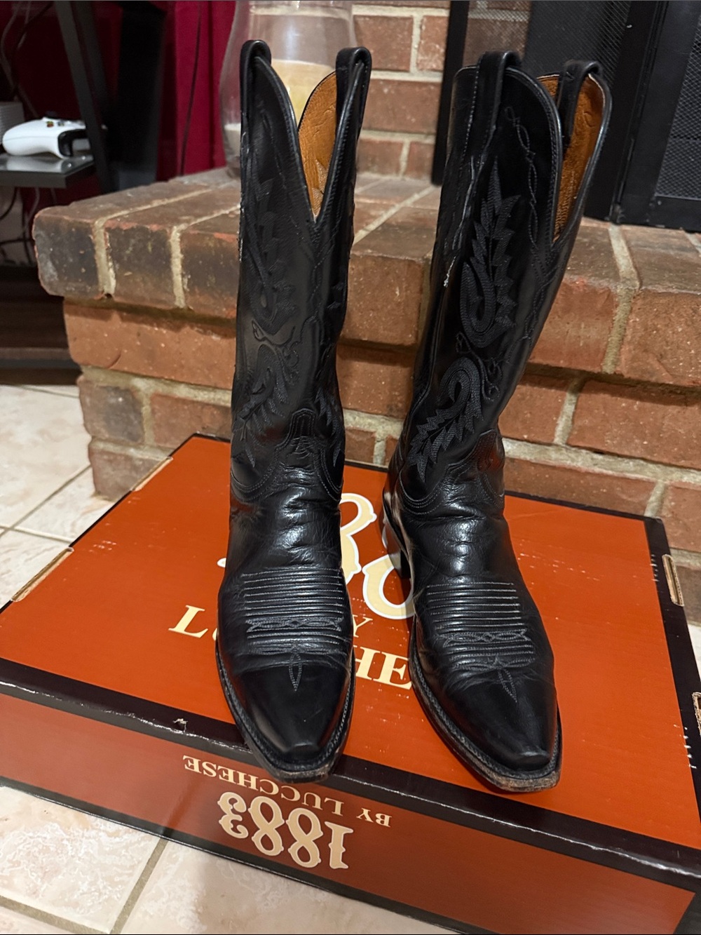 Black Cowboy Boots - Classic Women’s Western Style (Size 7) - Picture 4 of 4